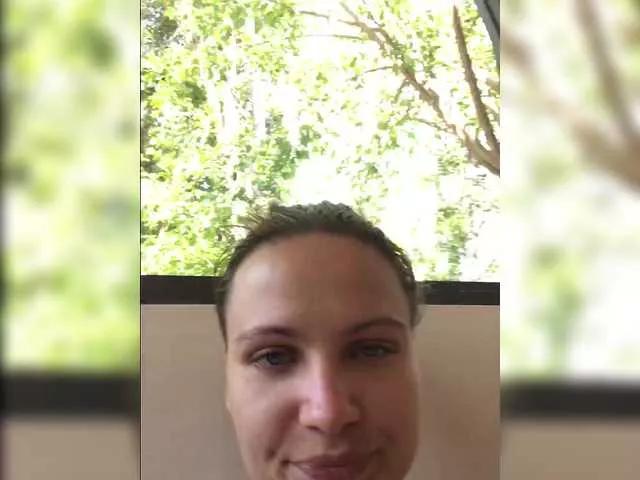 Freechat REALMEANTINA on BongaCams