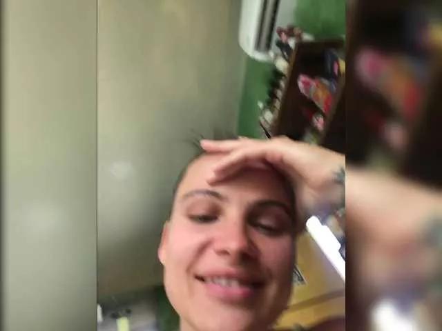 Freechat REALMEANTINA on BongaCams