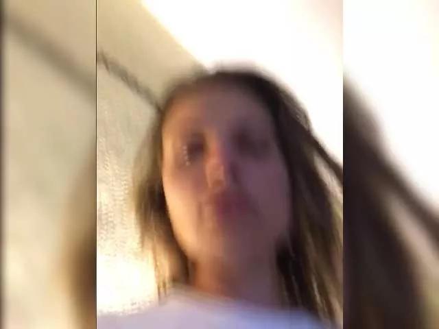 Freechat REALMEANTINA on BongaCams