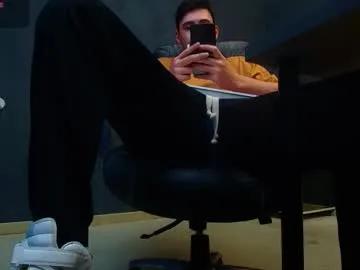 Freechat enzorace on Chaturbate