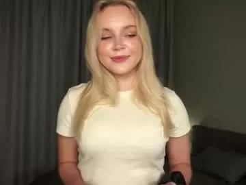 Freechat lipswithsmileonthem on Chaturbate