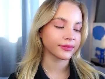 Freechat lipswithsmileonthem on Chaturbate