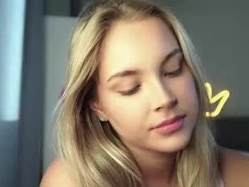 Freechat lipswithsmileonthem on Chaturbate