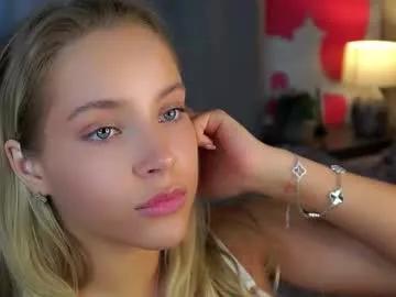 Freechat lipswithsmileonthem on Chaturbate