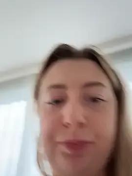 Freechat curvyflawless on StripChat