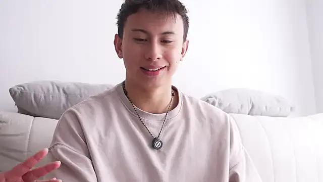 Freechat DeusbelliS on StripChat