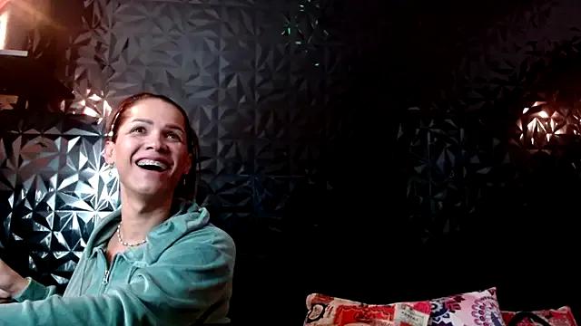 Freechat PINK__LOLA1 on StripChat