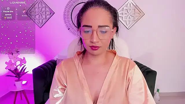 Freechat Sharon_breezee on StripChat