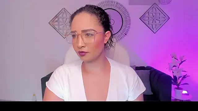 Freechat Sharon_breezee on StripChat