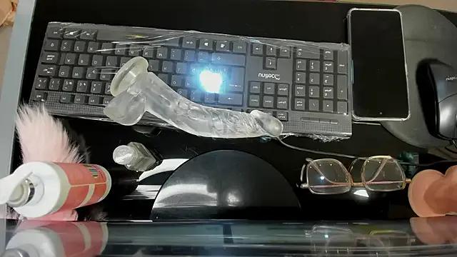 Freechat Sharon_breezee on StripChat